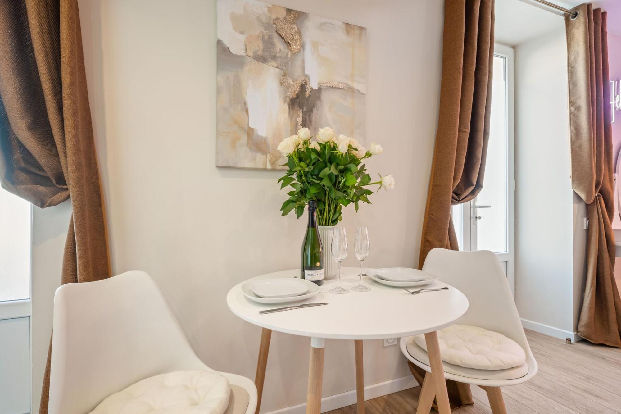 Nice Renting - Love Room Massena - Luxe Room - Jacuzzi - Terrace - King Bed - Ac Exterior photo