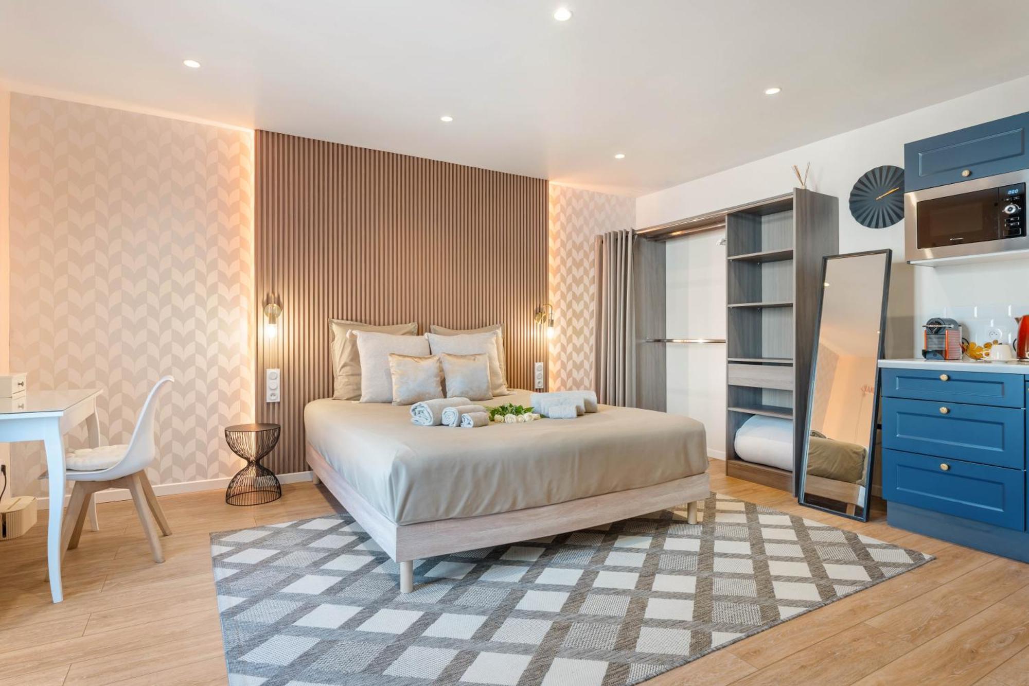 Nice Renting - Love Room Massena - Luxe Room - Jacuzzi - Terrace - King Bed - Ac Exterior photo